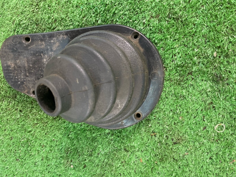 Кожух ручки КПП лада 2106 2106