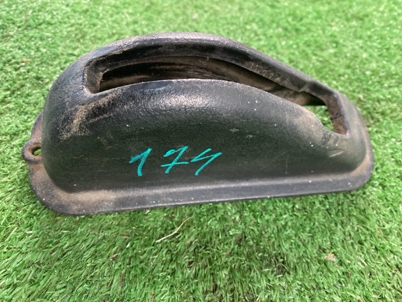 Кожух рычага стояночного тормоза лада 21070 2107