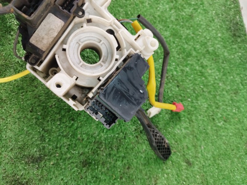 Блок подрулевых переключателей Mitsubishi Carisma