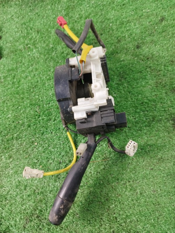 Блок подрулевых переключателей Mitsubishi Carisma