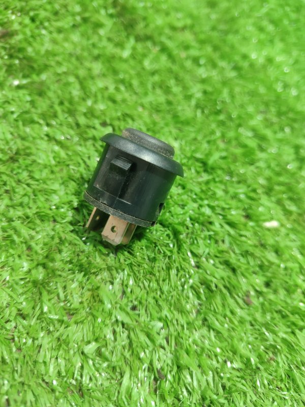 Кнопка открывания багажника лада Веста 2018