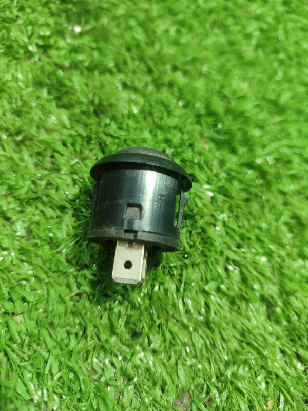 Кнопка открывания багажника лада Веста 2018