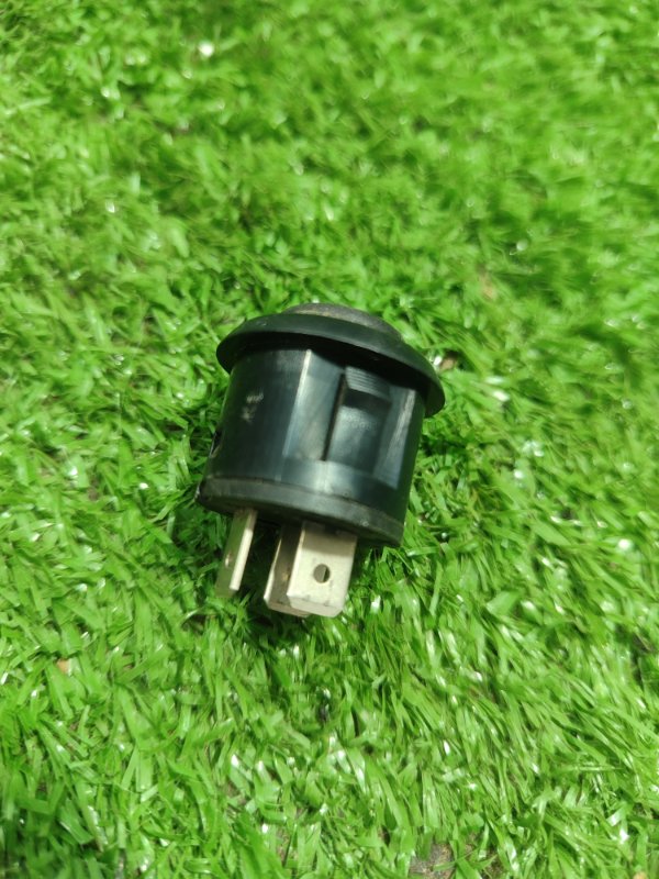 Кнопка открывания багажника лада Веста 2018