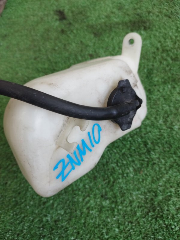 Бачок расширительный Toyota Isis ZNM10G
