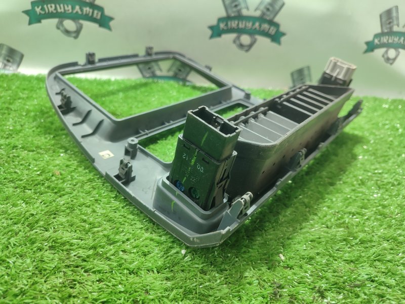 Рамка магнитолы Honda HR-V GH4