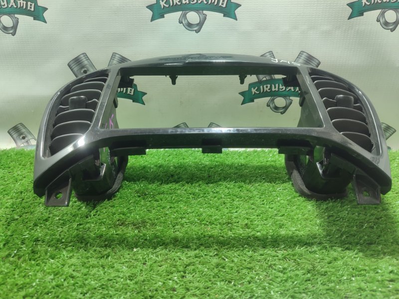 Рамка магнитолы NISSAN Juke YF15