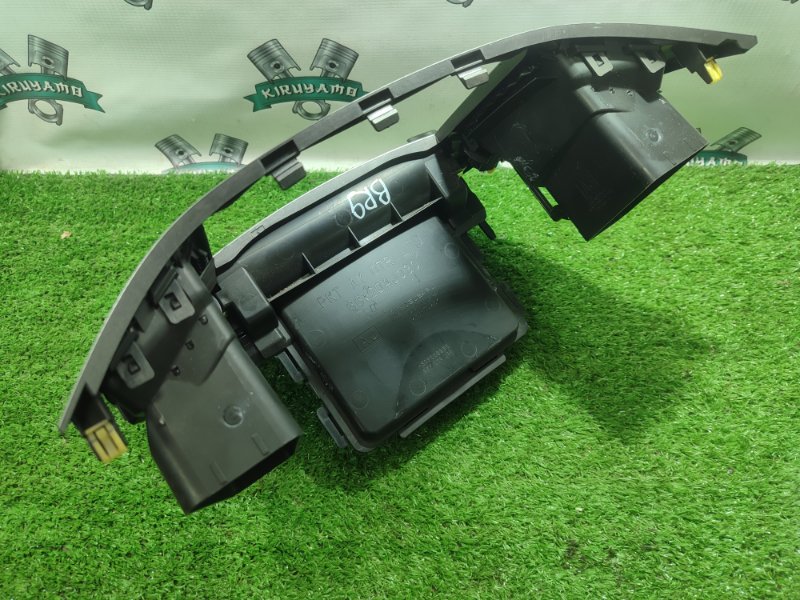 Рамка магнитолы Subaru Legacy BR9