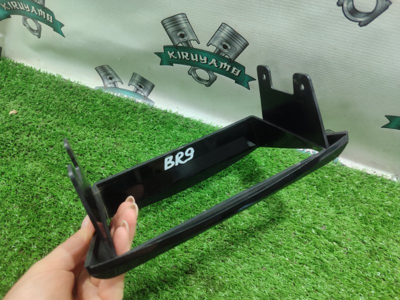 Рамка магнитолы Subaru OUTBACK BR9