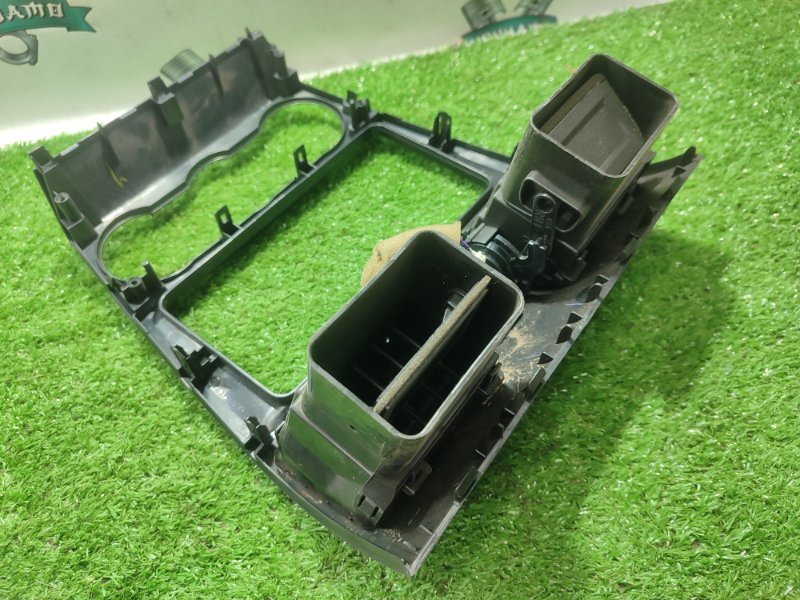 Рамка магнитолы Subaru forester SJ5