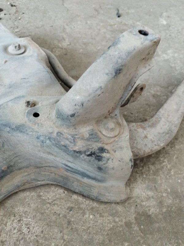 Балка подвески Peugeot 206