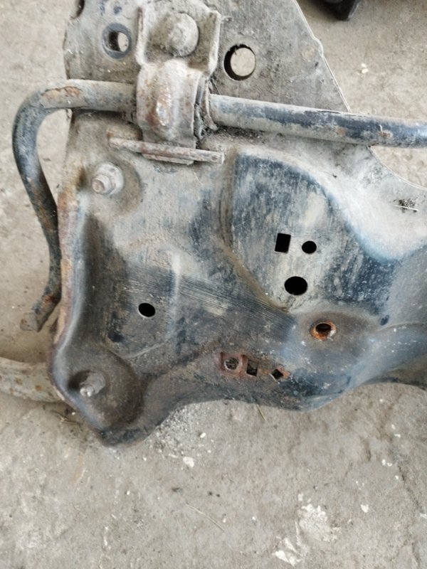 Балка подвески Peugeot 206
