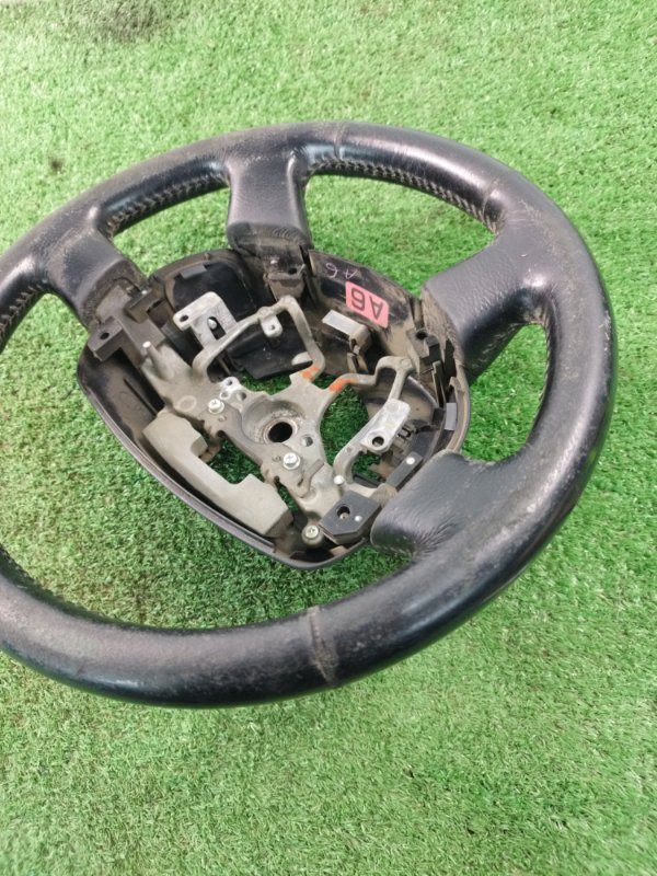 Руль Toyota Prius ZVW30