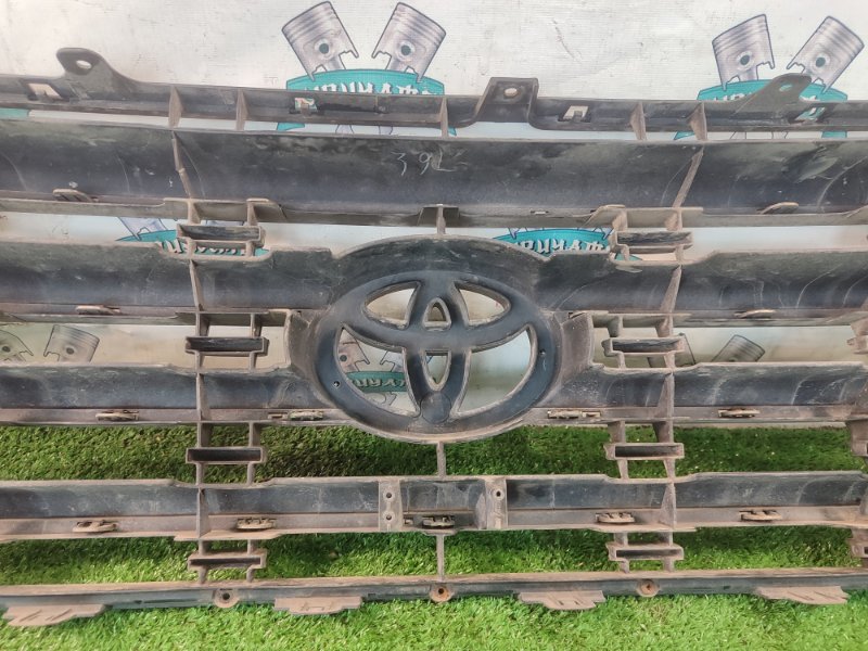 Решетка радиатора TOYOTA LAnd CRUISER 200 дорестайлинг