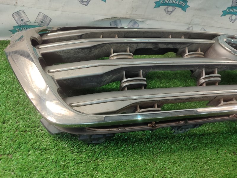 Решетка радиатора TOYOTA LAnd CRUISER 200 дорестайлинг