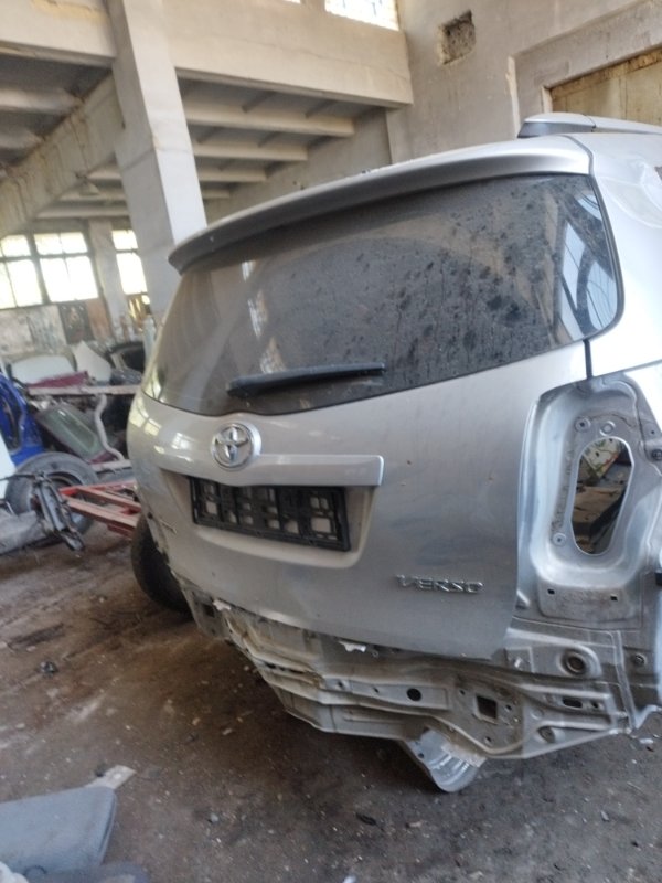 Крышка багажника Toyota Verso 2009 ZGR21L-GRXEPW