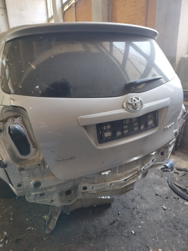 Крышка багажника Toyota Verso 2009 ZGR21L-GRXEPW