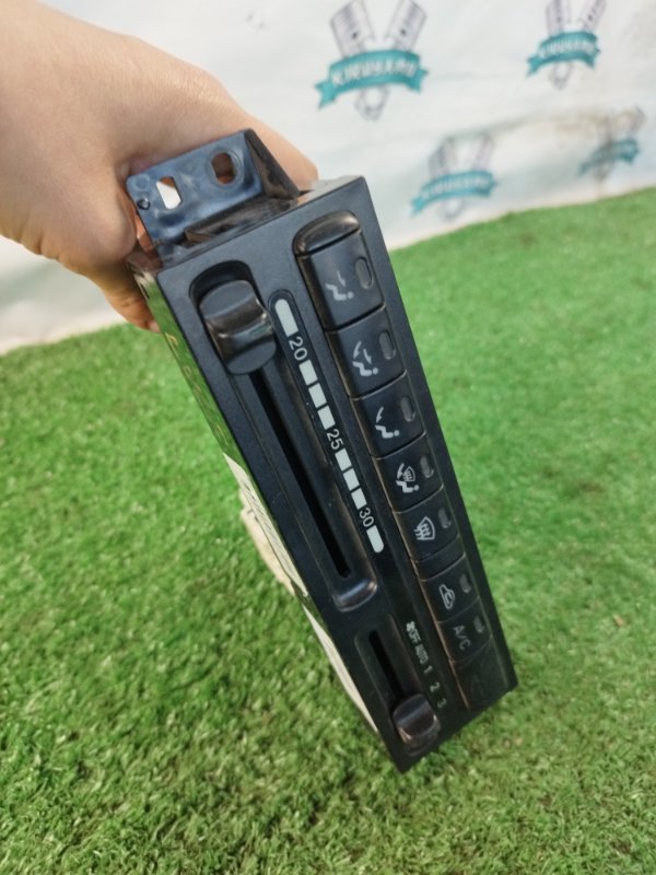 Блок управления климат-контролем Mazda MPV lvlr