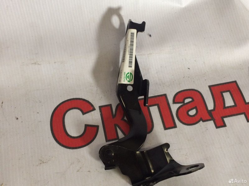 Петля капота Toyota Avensis 2003-2009