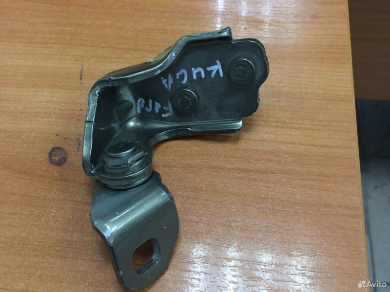 Петля двери Ford Kuga 2012-2016