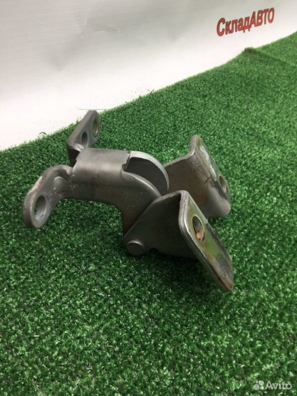 Петля двери Honda Stepwgn RF3