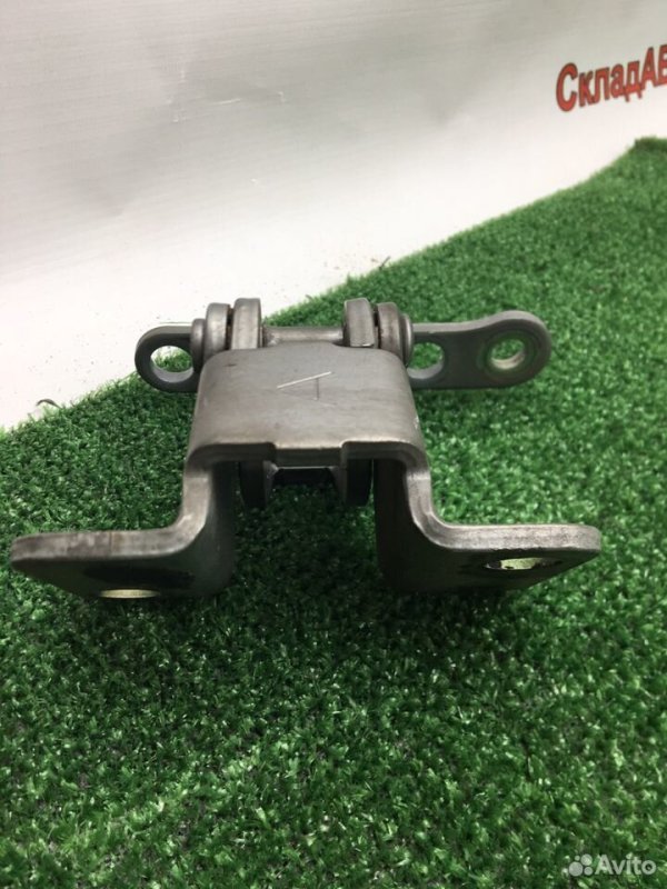 Петля двери Honda Stepwgn RF3