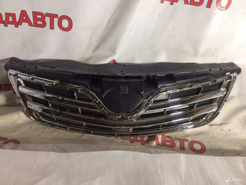 Решетка радиатора Toyota Corolla 2011-2013
