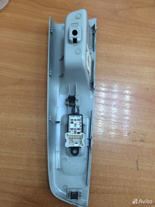 Накладка кнопки стеклоподъемника Subaru Impreza 2007-2011