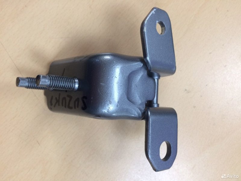 Петля двери Suzuki Swift 2004-2011