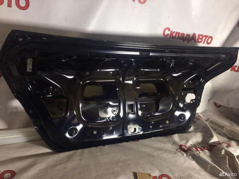 Крышка багажника Toyota Camry