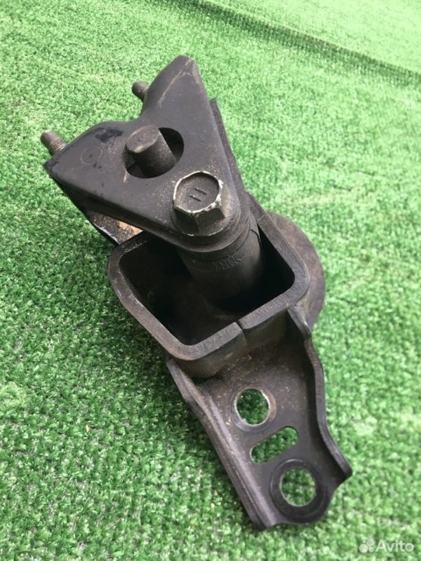 Подушка ДВС Toyota Estima