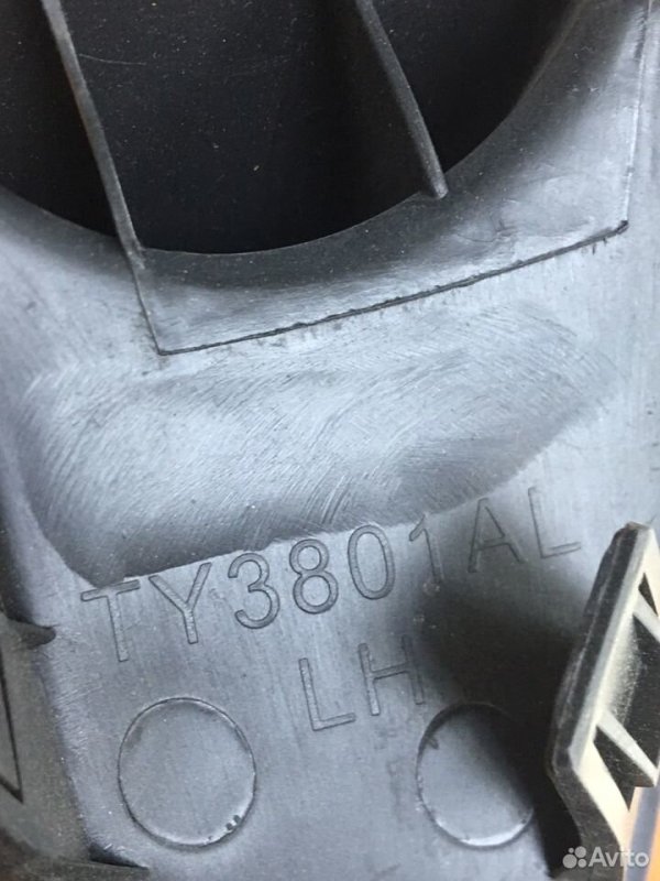 Заглушка ПТФ Toyota Auris 2006-2010