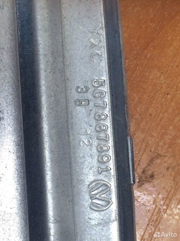 Кронштейн двери Volkswagen Jetta
