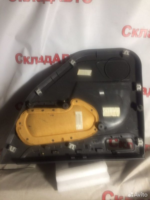 Обшивка двери Ford Focus 2005-2008