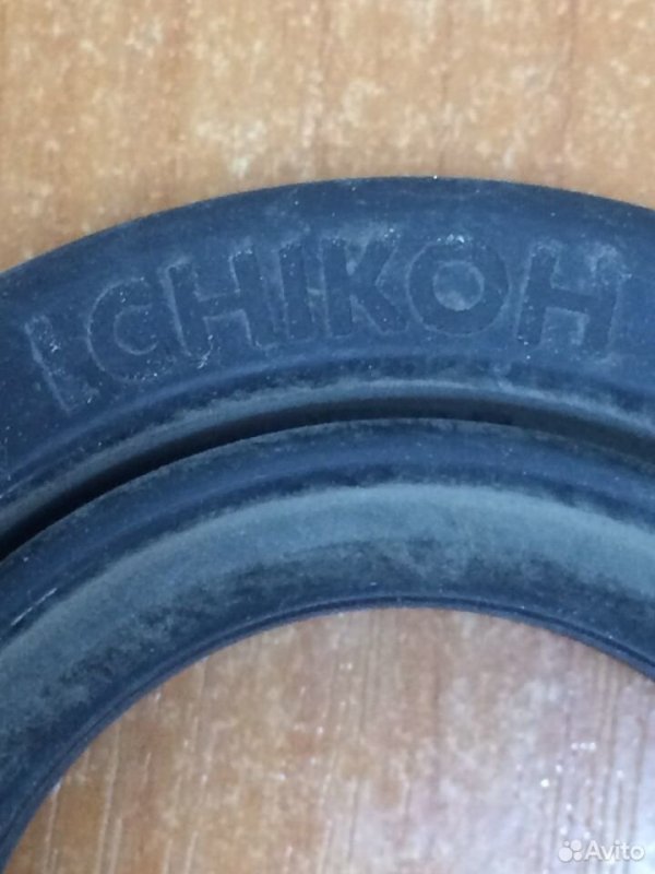Пыльник фары Toyota RAV4 2005-2010