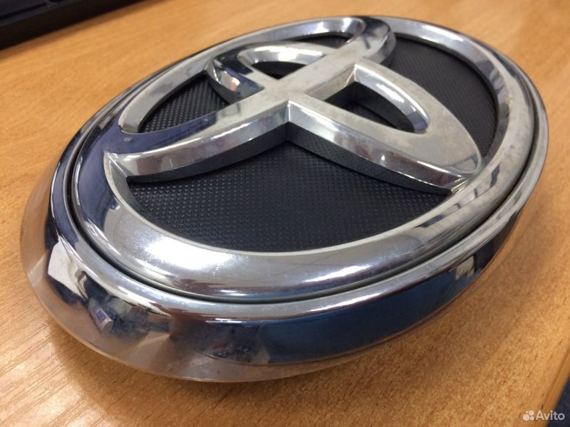 Эмблема Toyota Fortuner 2015-2020