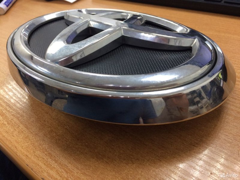 Эмблема Toyota Fortuner 2015-2020