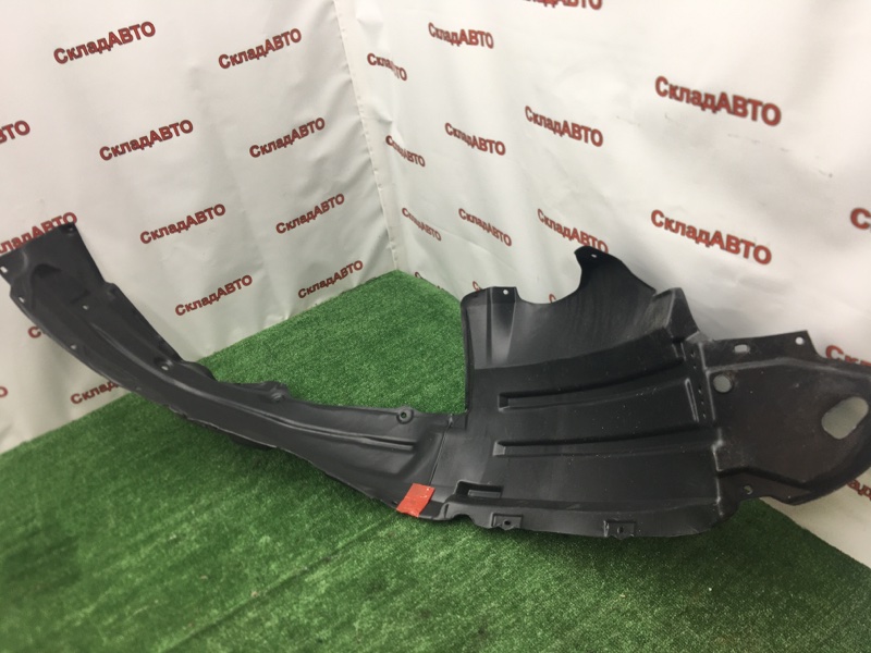 Подкрылок Lexus LX570 2007-2015