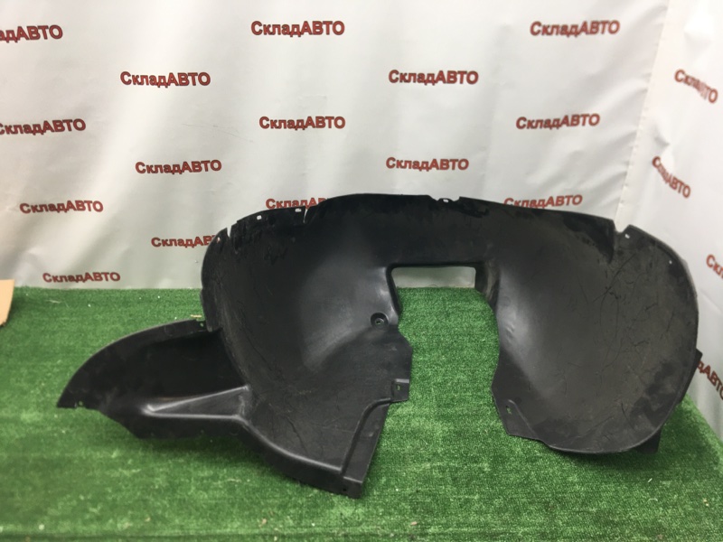 Подкрылок Volkswagen Caddi 2004-2010