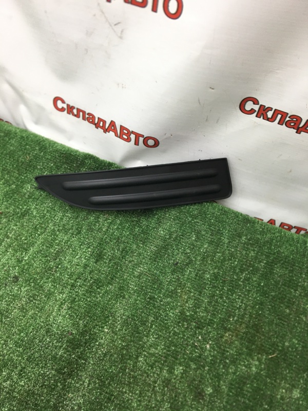 Заглушка бампера Toyota Corolla 2002-2004 120