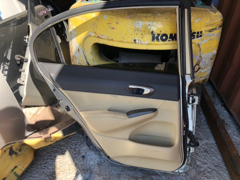Дверь Honda Civic 2005 FD1