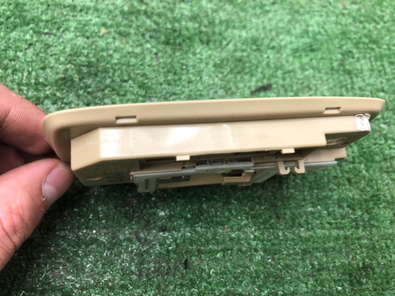 Плафон подсветки салона Honda Civic 2005 FD1