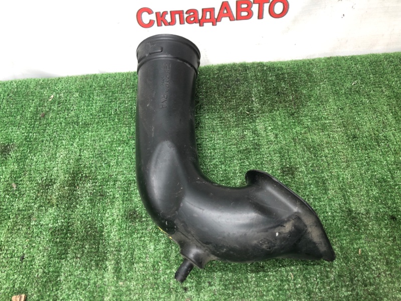 Патрубок резонатора воздушного фильтра Honda Civic 2005 FD1