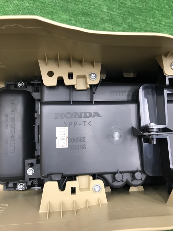 Консоль подлокотника Honda Civic 2005 FD1