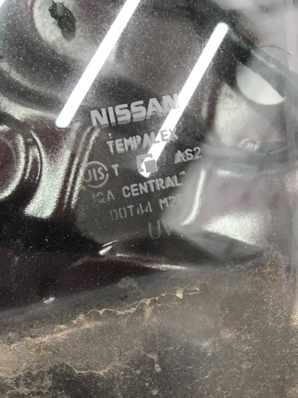 Стекло двери NISSAN March 2009 AK12