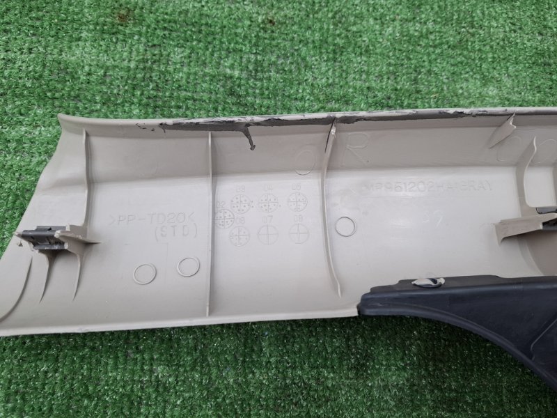 Накладка на стойку кузова MITSUBISHI COLT PLUS 2007 Z23W