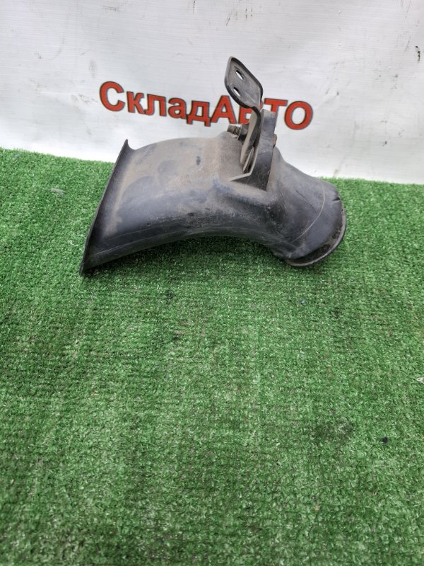 Воздухозаборник Honda StepWgn 2003 RF3