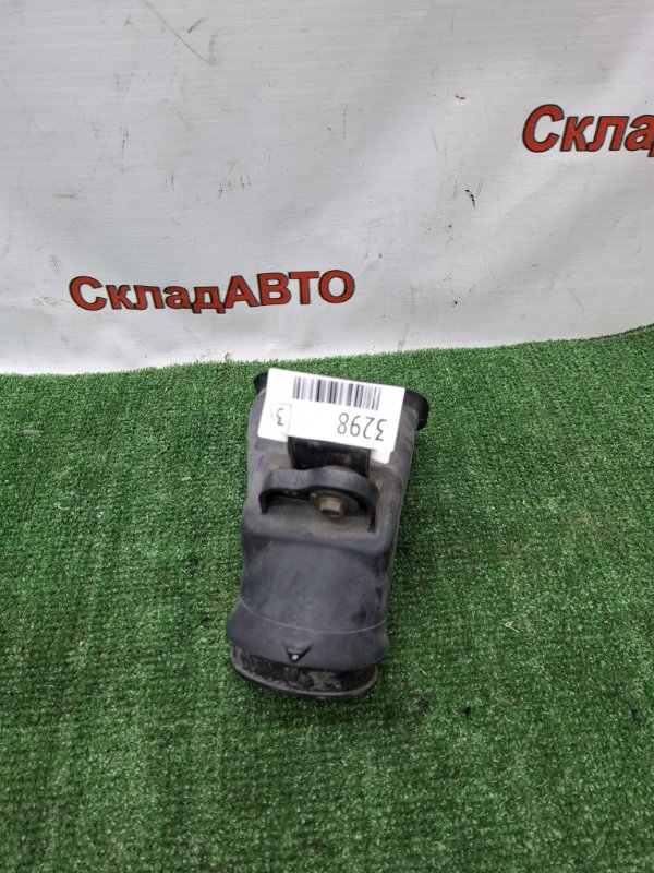 Воздухозаборник Honda StepWgn 2003 RF3