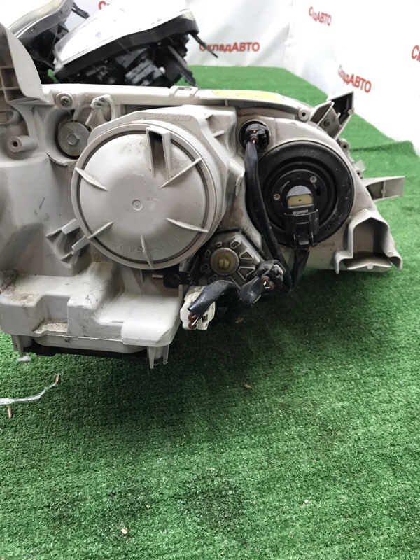 Фара ксеноновая Toyota Camry 2007 ACV40