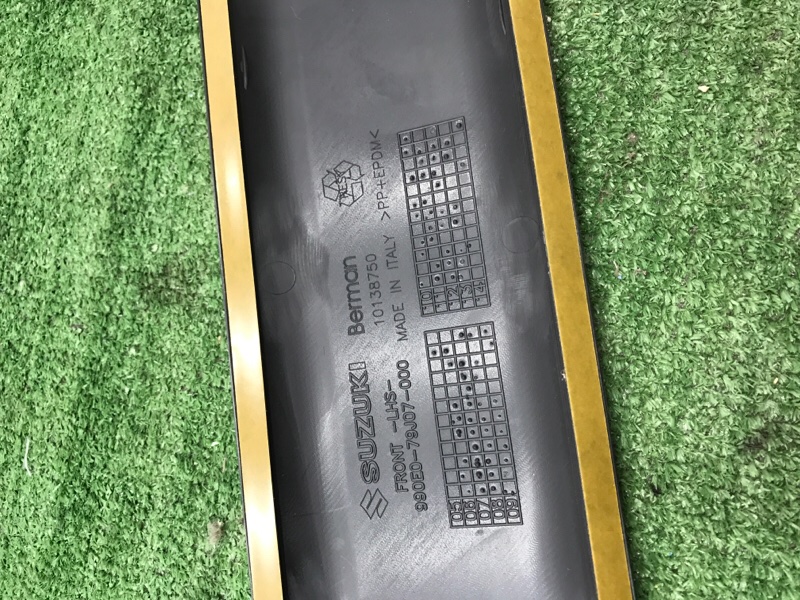 Молдинг двери Suzuki SX4 2006-2013