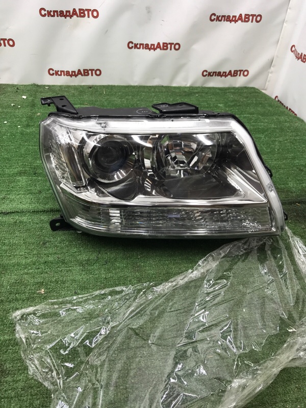 Фара Suzuki Grand Vitara 2005-2016